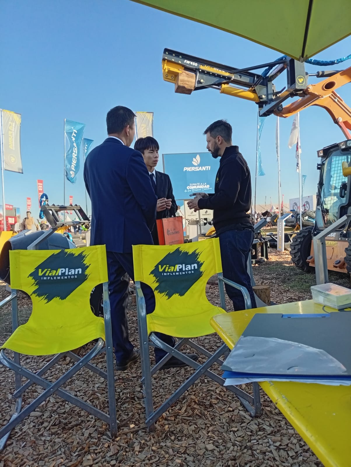 VialPlan realizando lazos estratégicos con empresas y clientes de todo el país en Agroactiva 2025